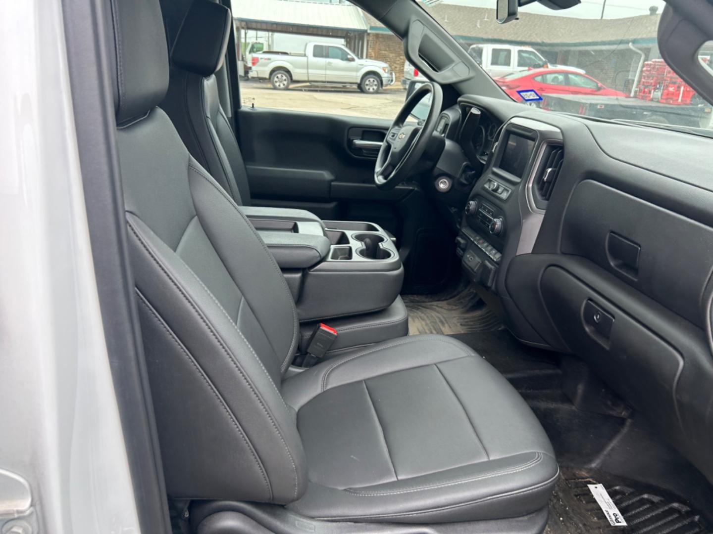 2021 White Chevrolet Silverado 1500 (1GCPWAEF3MZ) , located at 1687 Business 35 S, New Braunfels, TX, 78130, (830) 625-7159, 29.655487, -98.051491 - Photo#6